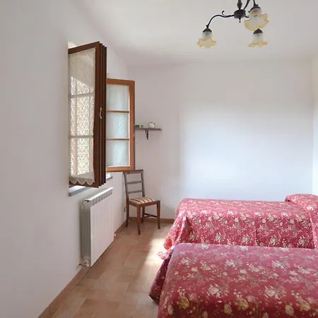 Agriturismo Il Canto Della Gallina Farm stay Villastrada (Umbria)